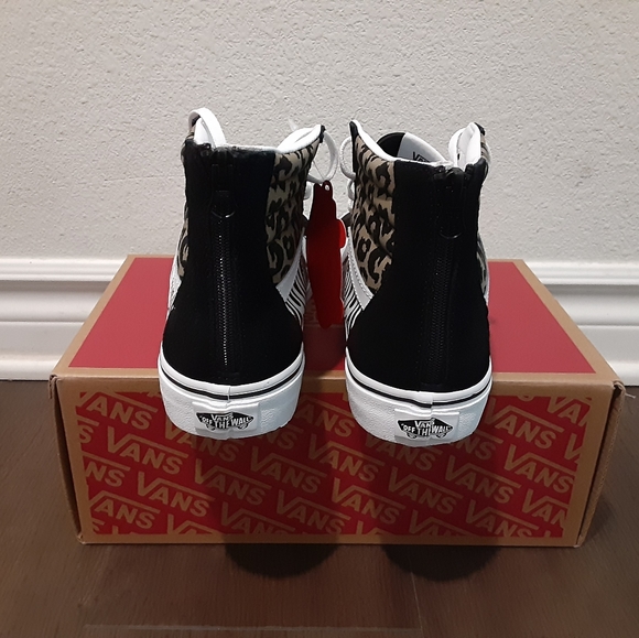 Vans - Picture 3 of 4